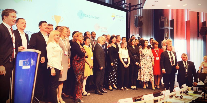 Foto de familia de la ceremonia de entrega de los Premios a la Energía Sostenible de la Unión Europea entregados el pasado martes. Foto: Twitter EUSEW19