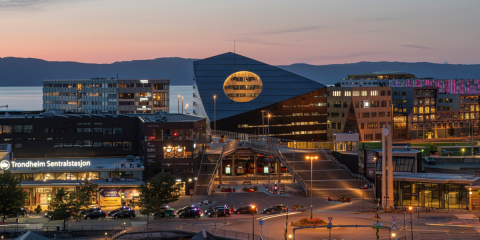 El edificio de oficinas de energía positiva Powerhouse Brattørkaiam, ya en funcionamiento en Noruega