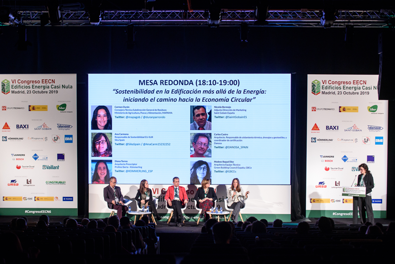 Raquel Díez, de GBCe, moderó la última mesa redonda que versó sobre economía circular.