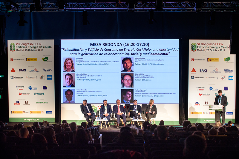 Yago Massó, de ANDIMAT, dirigió la segunda mesa redonda del día, titulada "Rehabilitación y Edificio de Consumo de Energía Casi Nulo: una oportunidad para la generación de valor económico, social y medioambiental".