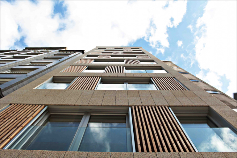 Medidas pasivas y fachada ventilada transforman un hotel de Vigo en