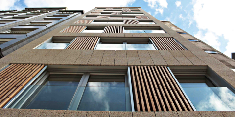 Medidas pasivas y fachada ventilada transforman un hotel de Vigo en viviendas de baja demanda energética