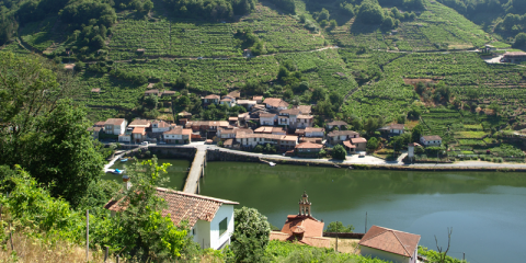 Cerca de 2.000 viviendas podrán ser rehabilitadas tras la declaración de la nueva ARI en la Ribeira Sacra en Galicia