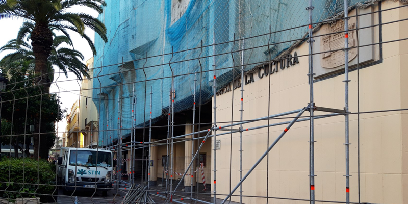 Obras de rehabilitación en La Casa de Cultura de La Línea de la Concepción.