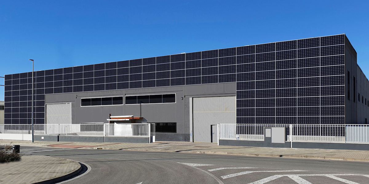 Un nuevo centro logístico en Córdoba tendrá huella de carbono negativa incorporando fachada solar ventilada