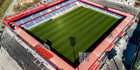 Aislamiento termo-acústico y sostenibilidad en el Estadio Johan Cruyff en Barcelona