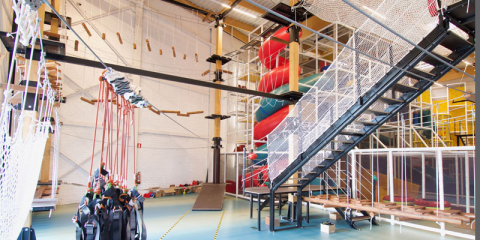 Las soluciones de Trilux iluminan el espacio de ocio Kidom en Castellón