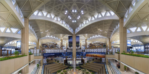 Schindler equipará el aeropuerto de Riad con 74 escaleras mecánicas