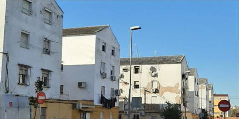 Sevilla aprueba la primera fase de la rehabilitación de viviendas públicas en Los Pajaritos