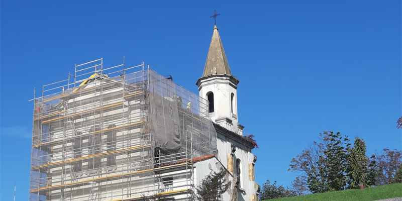 Rehabilitación energética integral de la cubierta de la Iglesia de la Cadellada en Oviedo