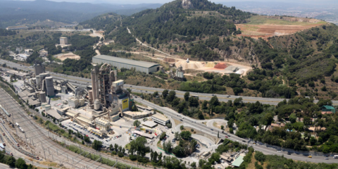 La fábrica de LafargeHolcim en Montcada i Reixac avanza en su estrategia de transición ecológica