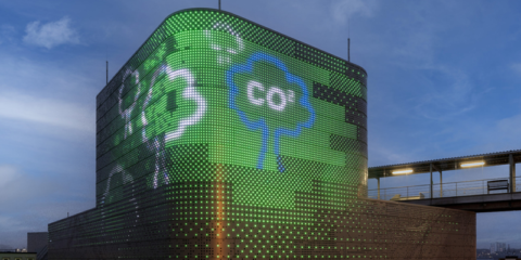 Transformación de fachadas con soluciones de iluminación LED de Trilux controlada por DMX a medida