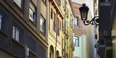 Zaragoza aprueba nuevas ayudas a la rehabilitación enfocadas en eficiencia energética y accesibilidad