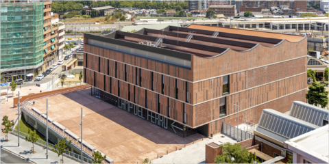 Diseño arquitectónico sostenible de un nuevo polideportivo en Barcelona de consumo energético casi nulo