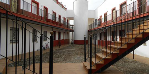 Más de 300 viviendas públicas andaluzas se beneficiarán de las ayudas para mejorar la accesibilidad