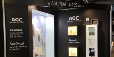 AGC presentó en Architect@Work sus vidrios generadores de energía y antirreflectantes para fachadas