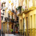La Generalitat Valenciana busca soluciones para ampliar espacios exteriores en edificios de viviendas