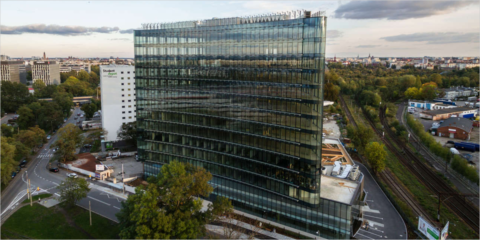 Alto rendimiento y control solar con el vidrio selectivo de AGC en la Torre Carbon de Breslavia en Polonia