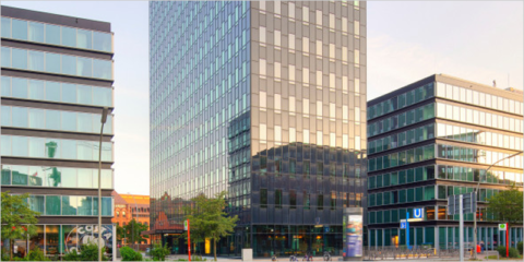 El vidrio de control solar de AGC proporciona aislamiento térmico en la Torre Kallmorgen de Hamburgo