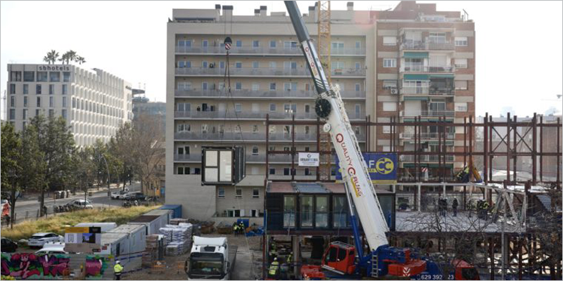 Barcelona inicia las obras del segundo edificio de viviendas sociales elaboradas con contenedores marítimos