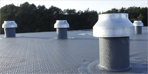 El sistema al vacío de Protan permite una instalación sin fijaciones en la superficie de la cubierta