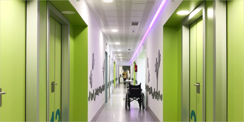 Los perfiles de PVC de Kömmerling contribuyen a reformar una sala del Hospital Infantil Niño Jesús