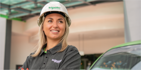 Schneider Electric contratará a 2.500 expertos en servicios de campo para impulsar la economía sostenible