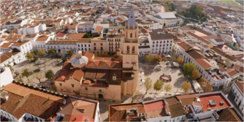 Se licita la rehabilitación energética en viviendas de diferentes localidades de Extremadura