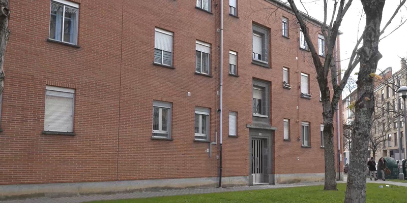 El Ayuntamiento de Pamplona prevé destinar 2,3 millones de euros para convertir dos portales del Grupo San Pedro en el barrio de Rochapea en apartamentos tutelados