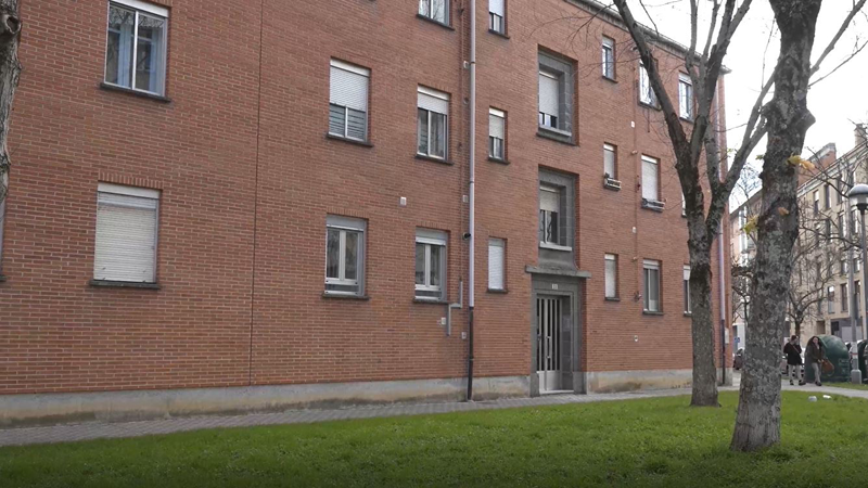 El Ayuntamiento de Pamplona prevé destinar 2,3 millones de euros para convertir dos portales del Grupo San Pedro en el barrio de Rochapea en apartamentos tutelados