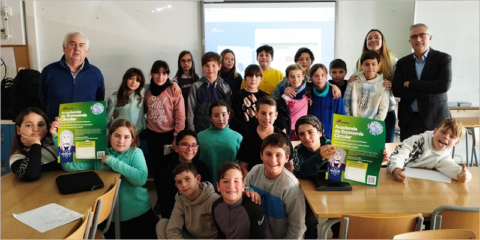 Un colegio de Begues acoge un taller didáctico sobre economía circular de Cemex