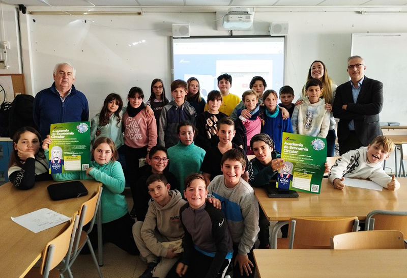 Cemex lleva a las aulas de Begues su proyecto escolar de economía circular