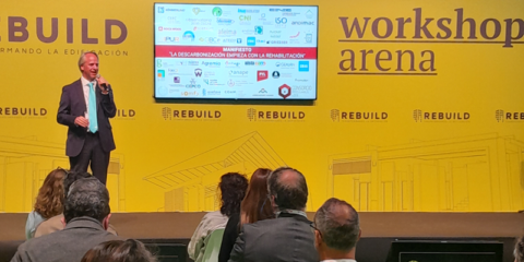 BMI presenta su nuevo sistema solar integrado en la cubierta a los profesionales del sector