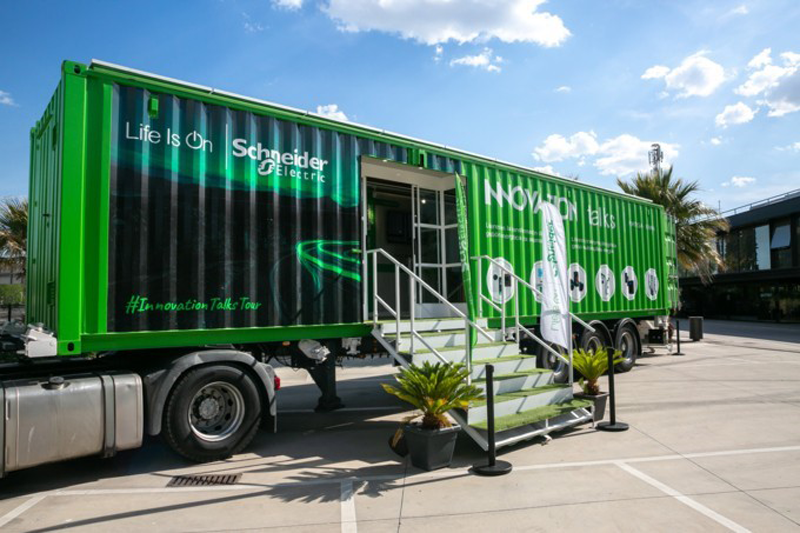 Schneider Electric y BeCúbica crean el primer contenedor-showroom móvil, solar y autónomo que funciona tanto estacionado como en movimiento