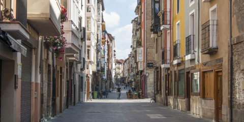 Vitoria-Gasteiz realizará un estudio para rehabilitar las manzanas del centro de la ciudad