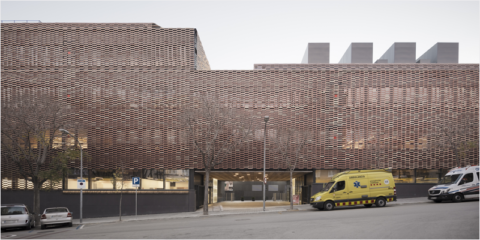 Fachada cerámica de alta eficiencia de Faveker en el nuevo Instituto de Investigación del Hospital de Santa Creu i Sant Pau en Barcelona