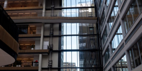 Acristalamiento de control solar de AGC en el edificio educativo Jakoba Mulderhuis en Ámsterdam