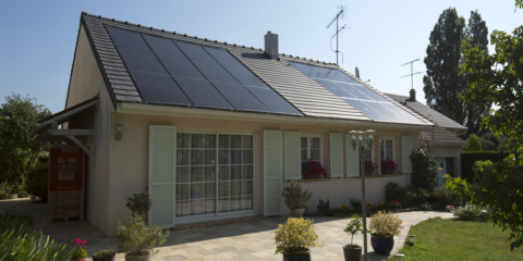 BMI Group dispone de un sistema solar que se integra completamente en las cubiertas inclinadas