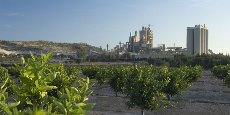 La UE subvenciona un proyecto de eficiencia energética para la fábrica de Cemex en Alicante