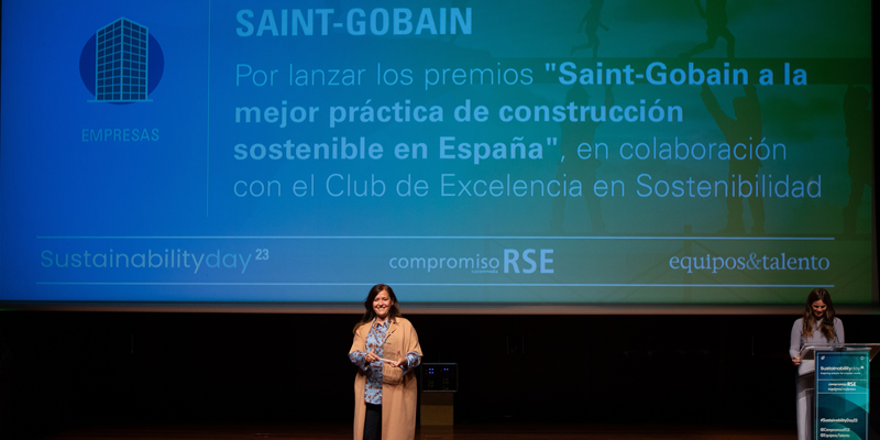 Los premios Saint-Gobain a la mejor práctica de construcción sostenible en España han recibido el galardón Sustainability Actions 2023 por CompromisoRSE, gracias a su compromiso con la sostenibilidad y la sociedad