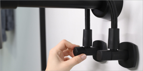 Kit Lipstick con flexible y Conekta, las nuevas válvulas de instalación rápida de la compañía Arco