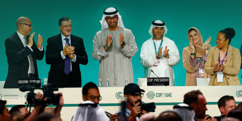 La COP28 mantiene el compromiso de 1,5 ºC y acuerda alcanzar las emisiones netas cero en 2050