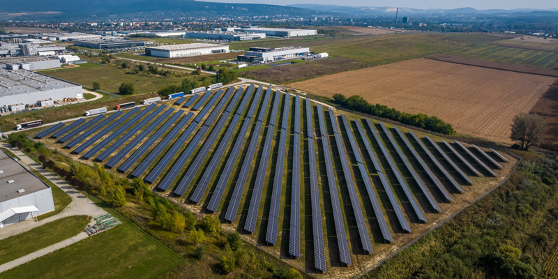 Las instalaciones de AGC en Hungría cuentan con 8.802 paneles solares para producir 4,8 GWh al año