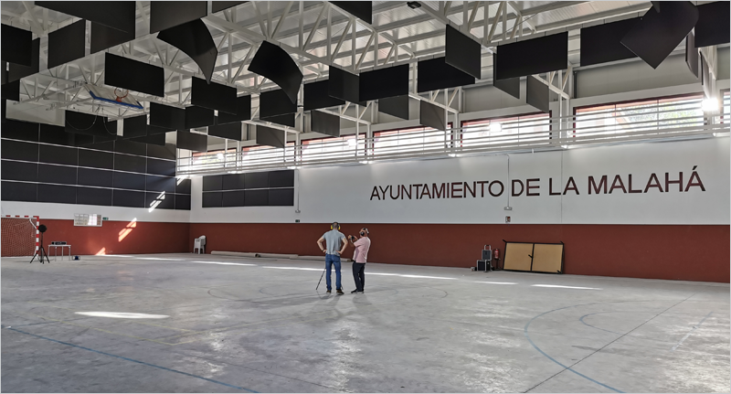 Eco de innovación en La Malahá: éxito en la rehabilitación acústica de un pabellón deportivo