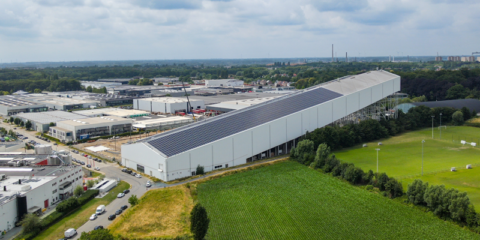 La pista de esquí SnowWorld incorpora paneles solares gracias al sistema RENOLIT ALKOPLAN F