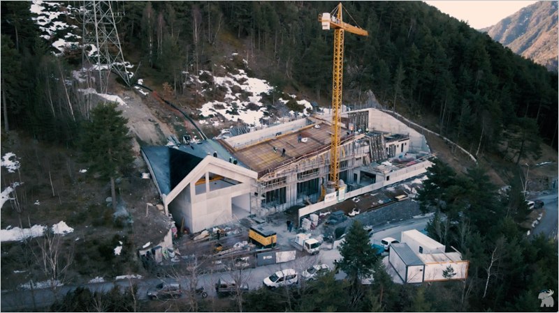 Cubierta ajardinada extensiva invertida para obra nueva en la Central Eléctrica La Gonarda (Andorra), con impermeabilización bituminosa bicapa y acabado con el sistema constructivo Sopranature