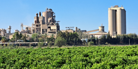 La fábrica de Cemex en Alicante pondrá en marcha una instalación para reducir las emisiones de CO2