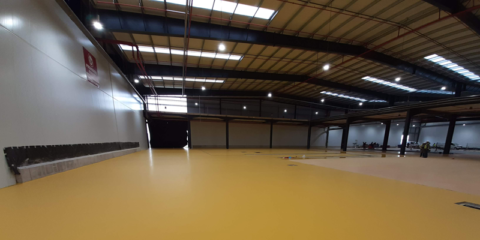 Más de 6.500 m2 de soluciones para suelos weberfloor en una nave hortofrutícula en Badajoz