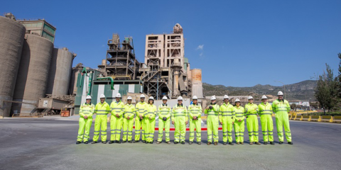 La línea 1 del PERTE de descarbonización industrial recibe 12 proyectos de empresas de cemento