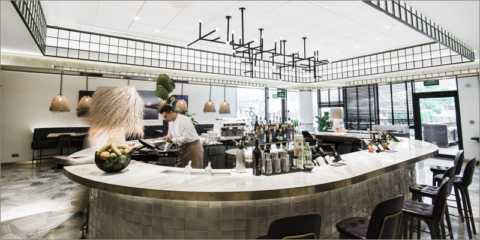 Saint-Gobain destaca la importancia del acondicionamiento acústico en restaurantes y centros comerciales